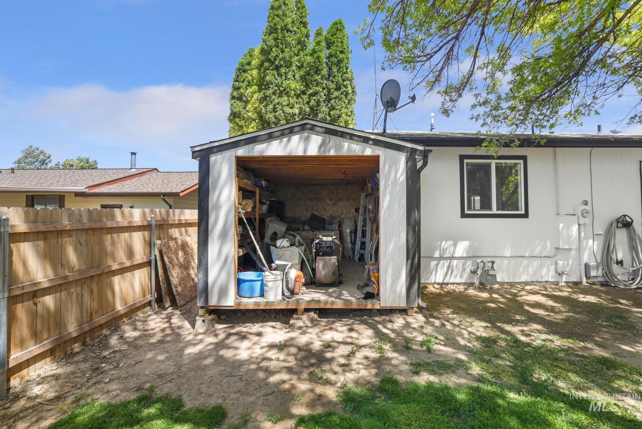712 Locust St., Kimberly, Idaho 83341, 3 Bedrooms, 1 Bathroom, Residential For Sale, Price $305,000,MLS 98991746