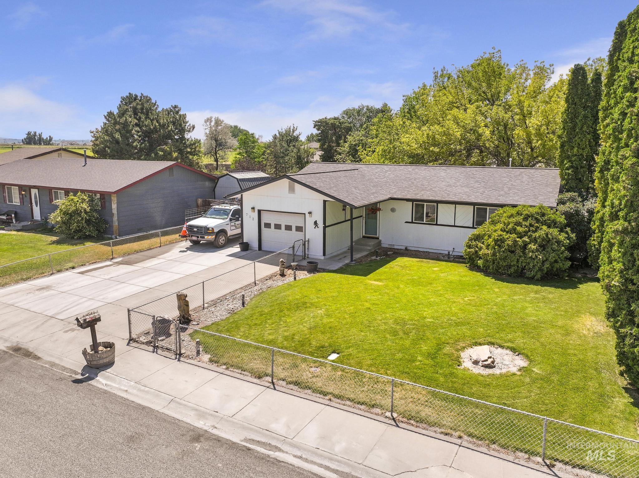 712 Locust St., Kimberly, Idaho 83341, 3 Bedrooms, 1 Bathroom, Residential For Sale, Price $305,000,MLS 98991746