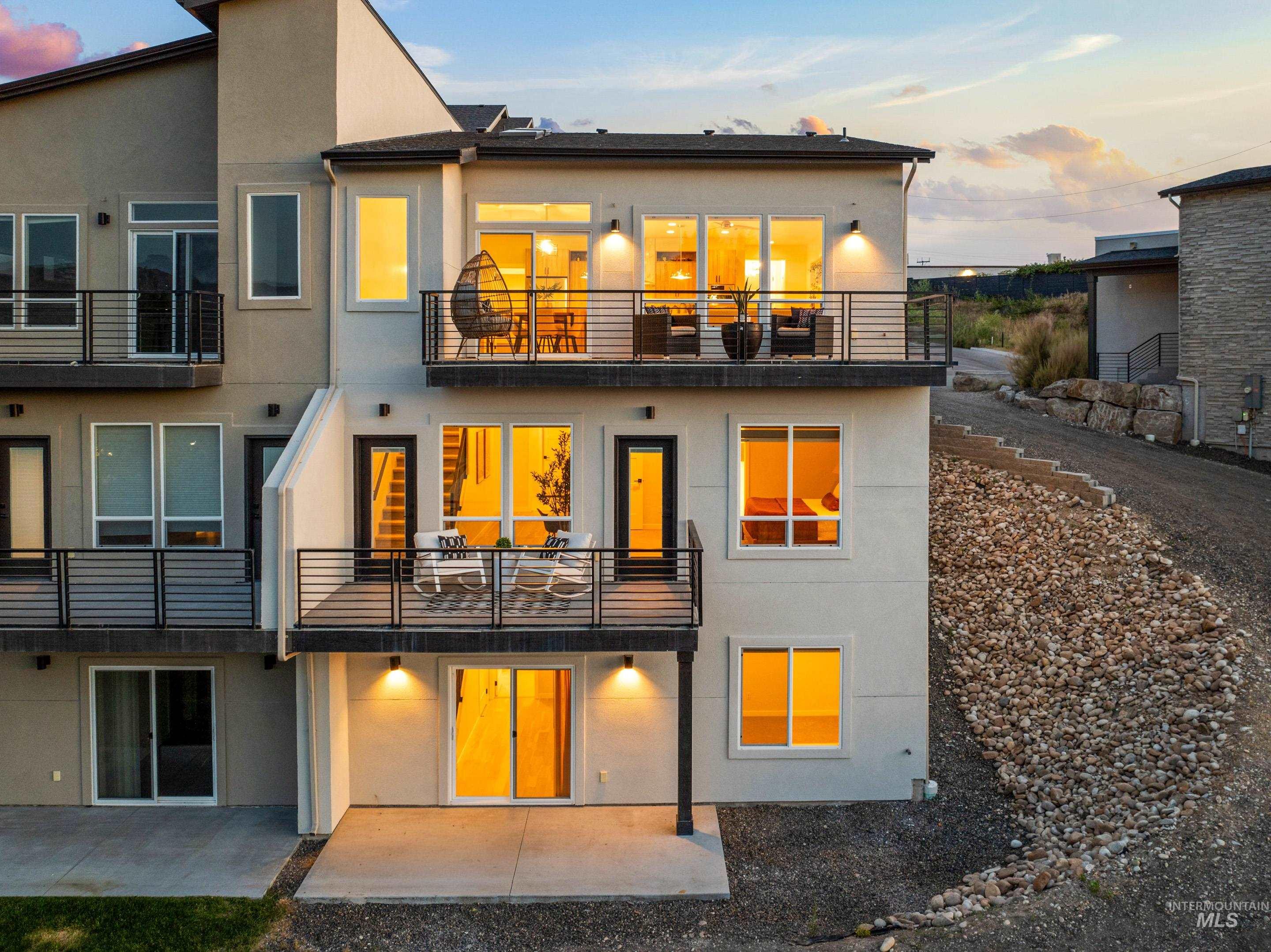 1246 E Echelon Ridge Ln, Boise, Idaho 83716, 3 Bedrooms, 2.5 Bathrooms, Residential For Sale, Price $699,900, 98991747