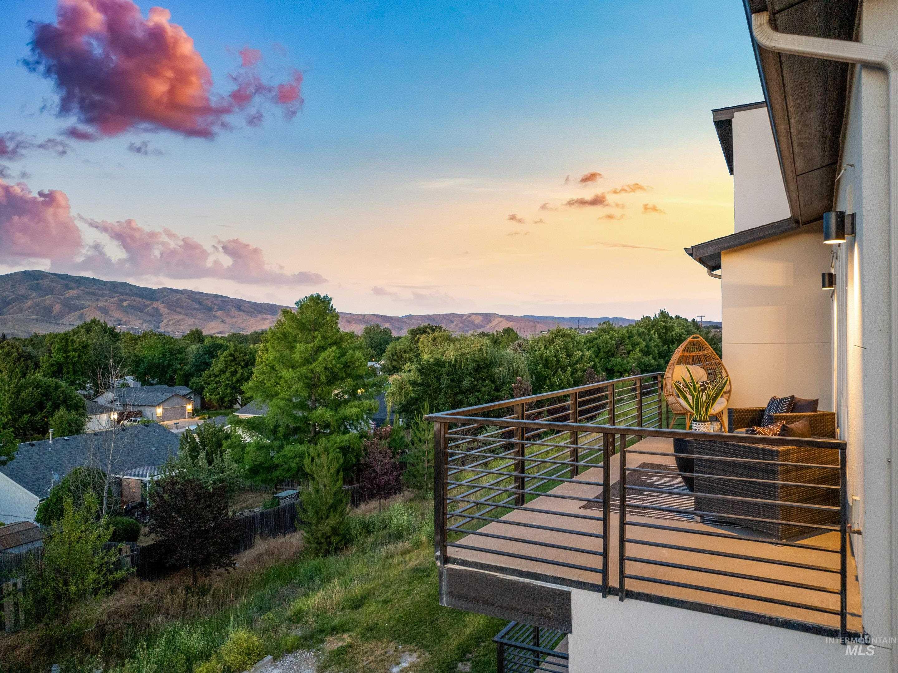 1246 E Echelon Ridge Ln, Boise, Idaho 83716, 3 Bedrooms, 2.5 Bathrooms, Residential For Sale, Price $699,900, 98991747