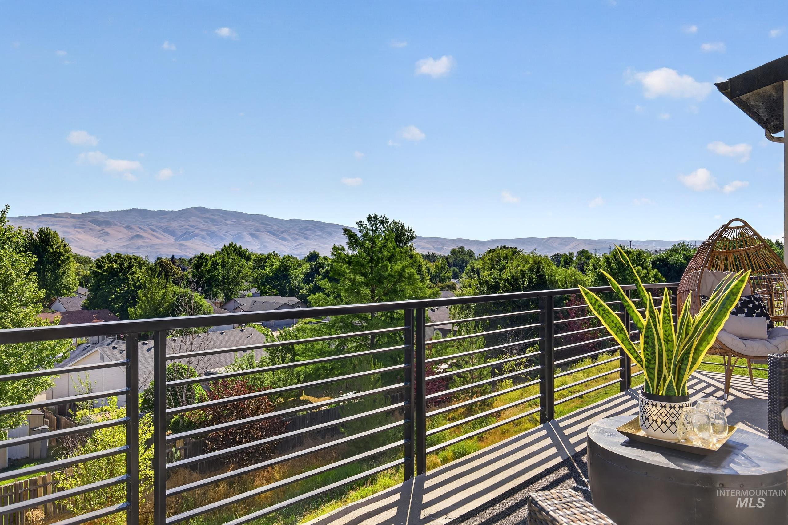 1246 E Echelon Ridge Ln, Boise, Idaho 83716, 3 Bedrooms, 2.5 Bathrooms, Residential For Sale, Price $699,900, 98991747