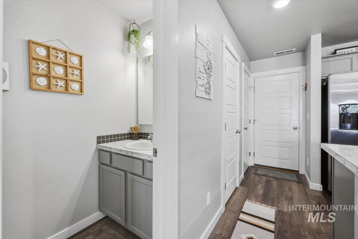941 S Wavetrain, Boise, Idaho 83709-0000, 2 Bedrooms, 1.5 Bathrooms, Residential For Sale, Price $329,900, 98991751