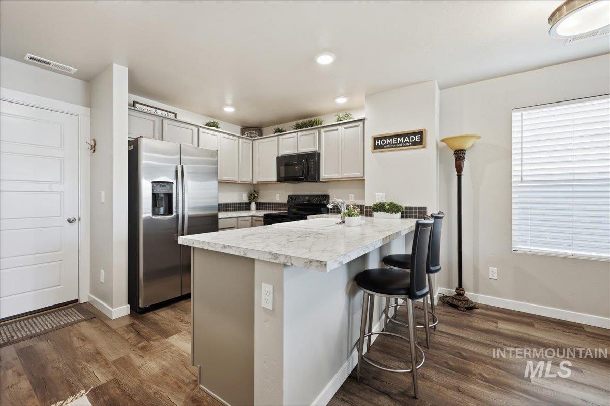 941 S Wavetrain, Boise, Idaho 83709-0000, 2 Bedrooms, 1.5 Bathrooms, Residential For Sale, Price $329,900, 98991751