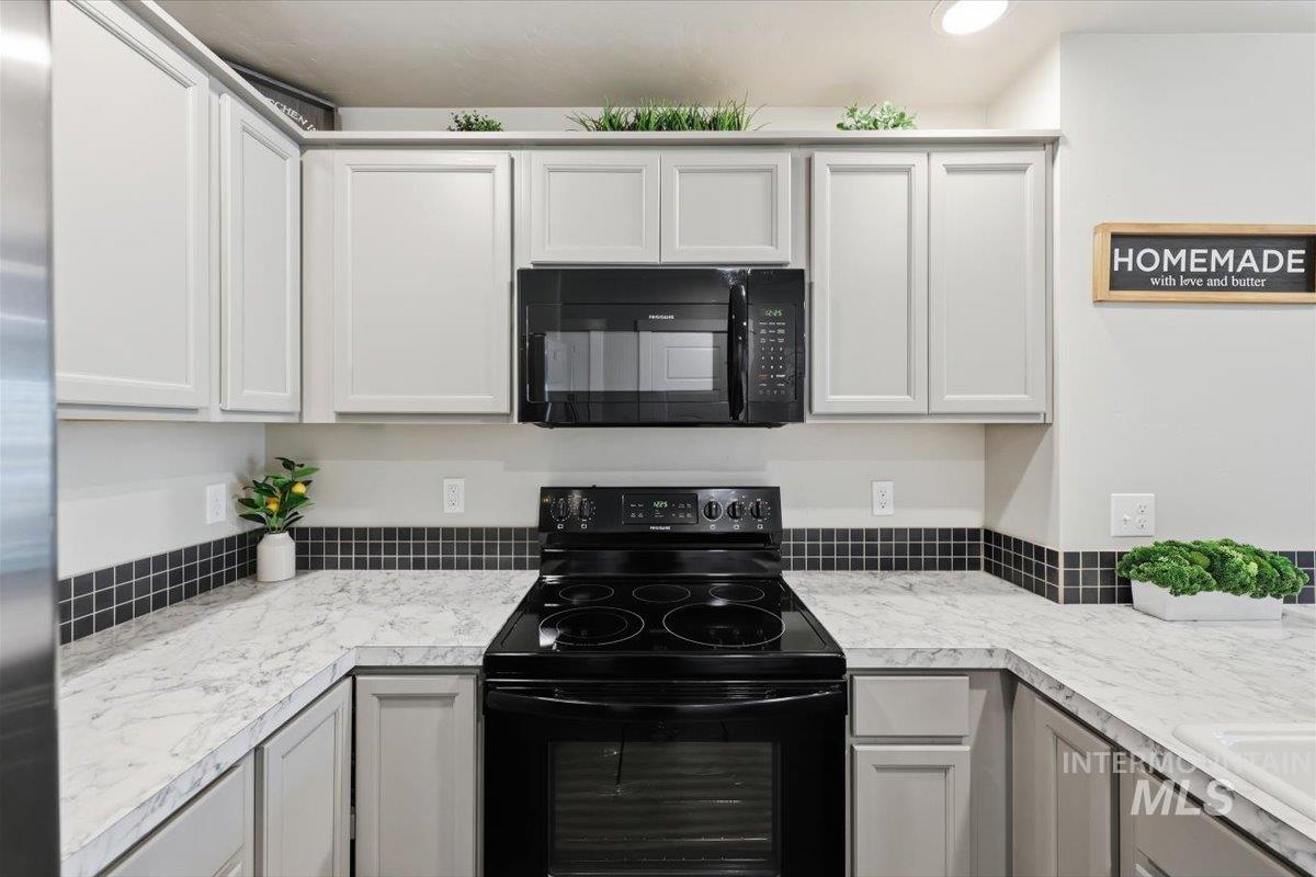 941 S Wavetrain, Boise, Idaho 83709-0000, 2 Bedrooms, 1.5 Bathrooms, Residential For Sale, Price $329,900, 98991751