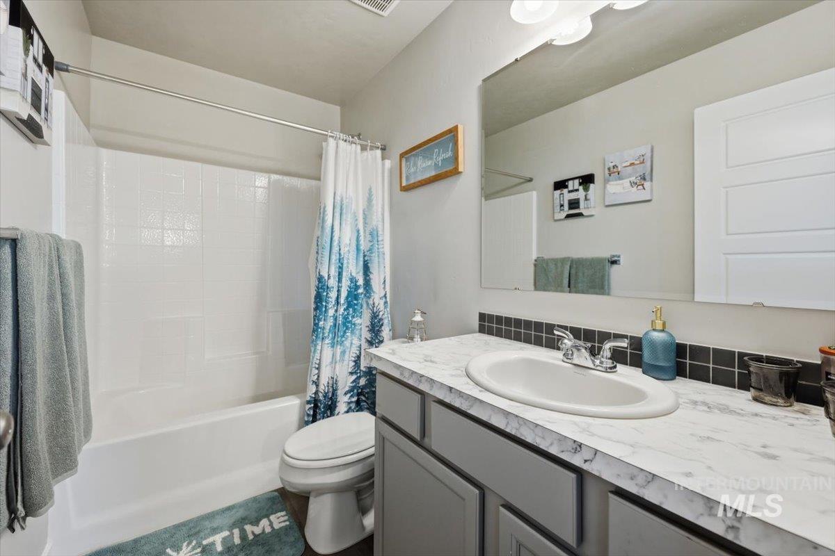 941 S Wavetrain, Boise, Idaho 83709-0000, 2 Bedrooms, 1.5 Bathrooms, Residential For Sale, Price $329,900, 98991751