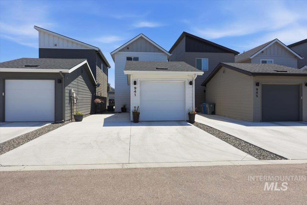 941 S Wavetrain, Boise, Idaho 83709-0000, 2 Bedrooms, 1.5 Bathrooms, Residential For Sale, Price $329,900, 98991751