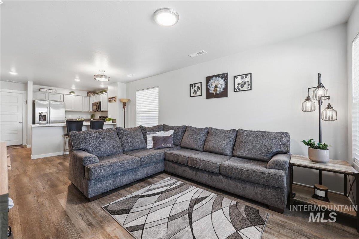 941 S Wavetrain, Boise, Idaho 83709-0000, 2 Bedrooms, 1.5 Bathrooms, Residential For Sale, Price $329,900, 98991751