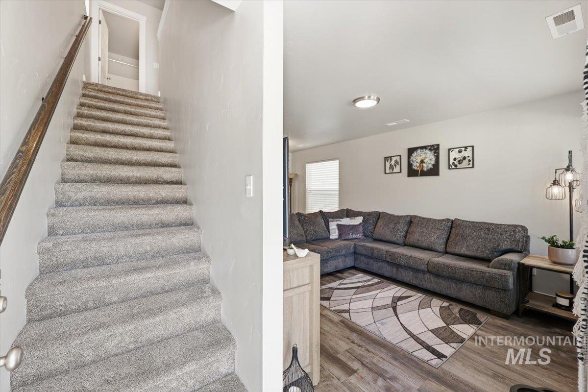 941 S Wavetrain, Boise, Idaho 83709-0000, 2 Bedrooms, 1.5 Bathrooms, Residential For Sale, Price $329,900, 98991751