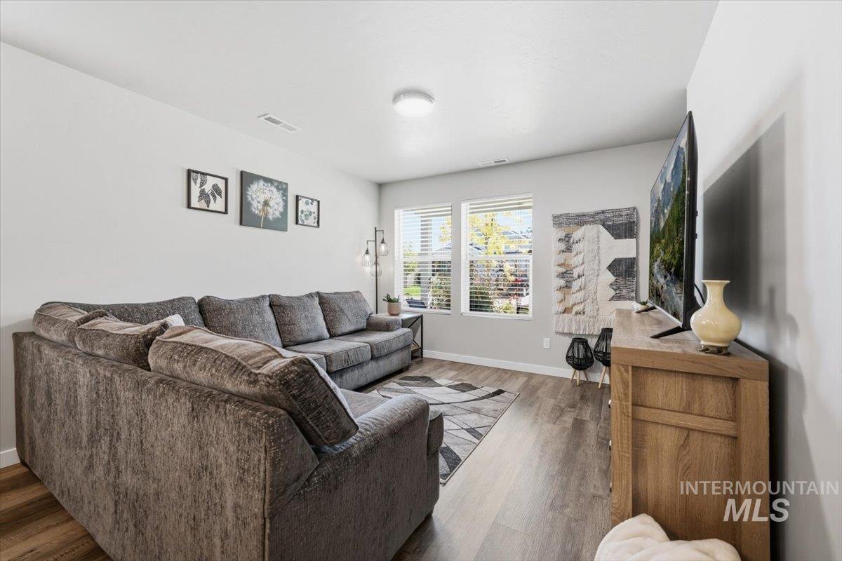 941 S Wavetrain, Boise, Idaho 83709-0000, 2 Bedrooms, 1.5 Bathrooms, Residential For Sale, Price $329,900, 98991751