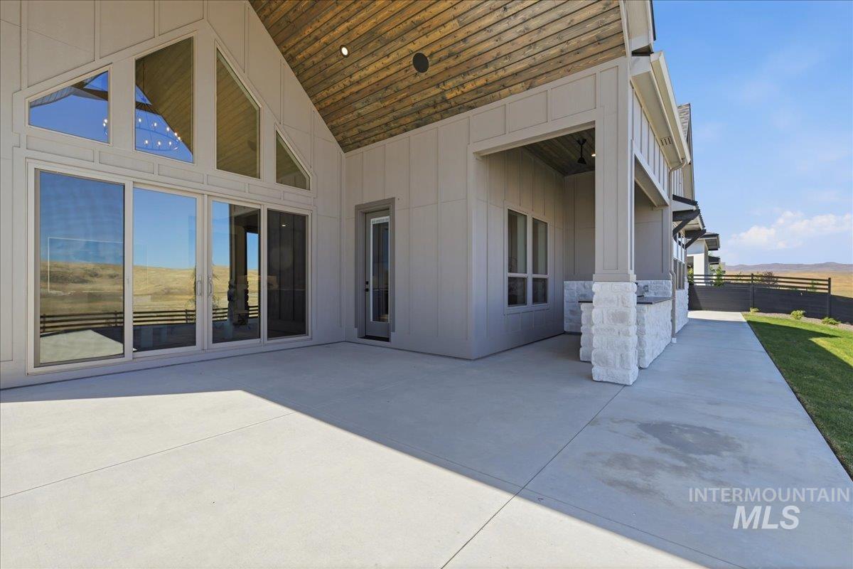 5431 W Haughburn Dr, Eagle, Idaho 83616, 3 Bedrooms, 2.5 Bathrooms, Residential For Sale, Price $1,099,000,MLS 98991753