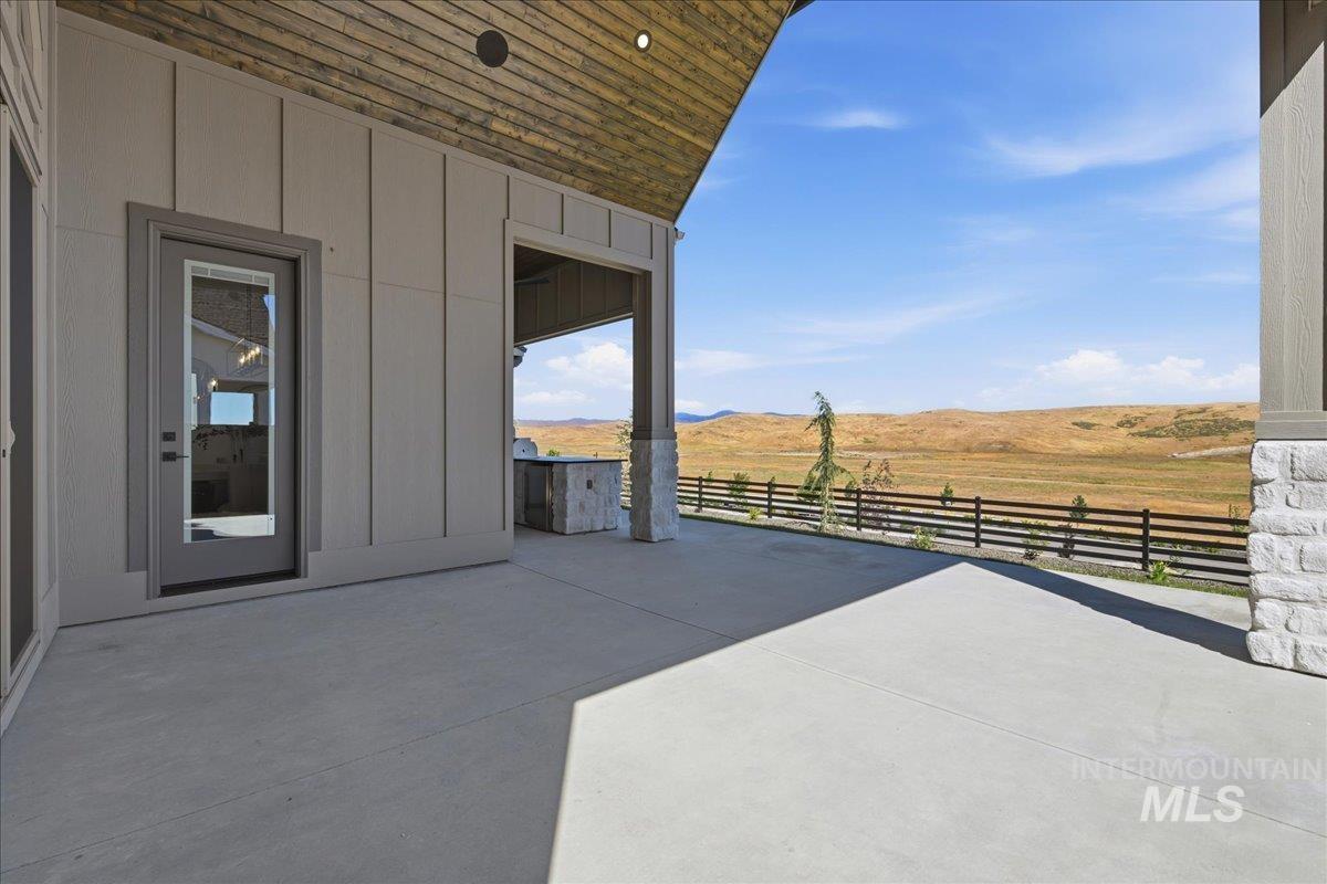 5431 W Haughburn Dr, Eagle, Idaho 83616, 3 Bedrooms, 2.5 Bathrooms, Residential For Sale, Price $1,099,000,MLS 98991753