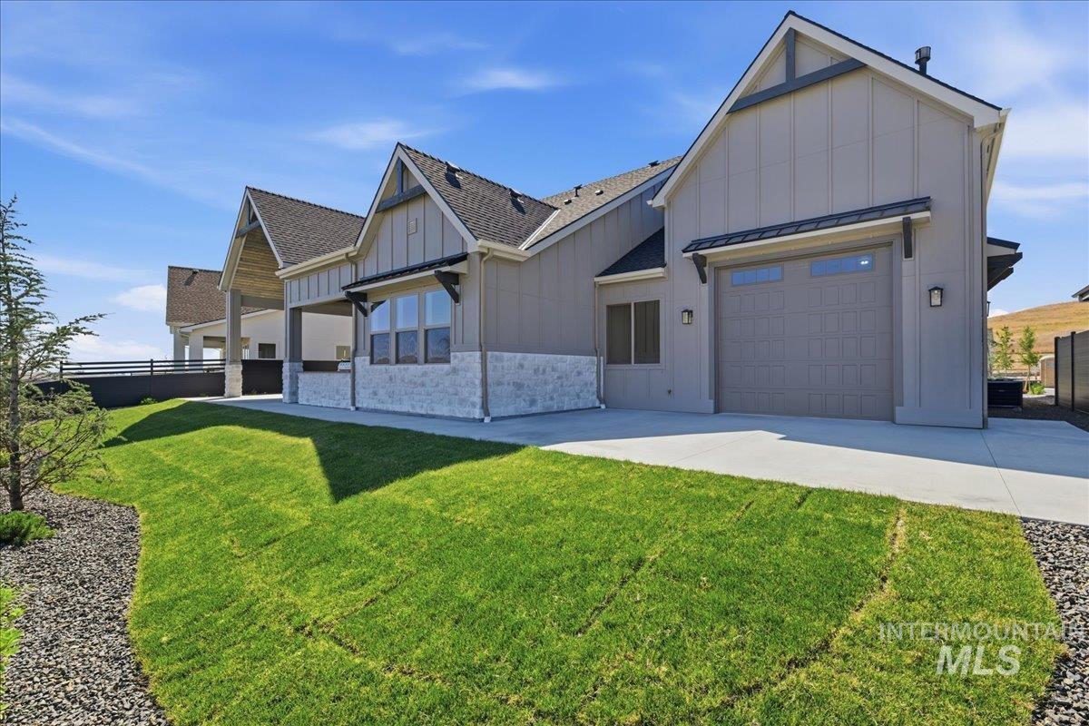 5431 W Haughburn Dr, Eagle, Idaho 83616, 3 Bedrooms, 2.5 Bathrooms, Residential For Sale, Price $1,099,000,MLS 98991753