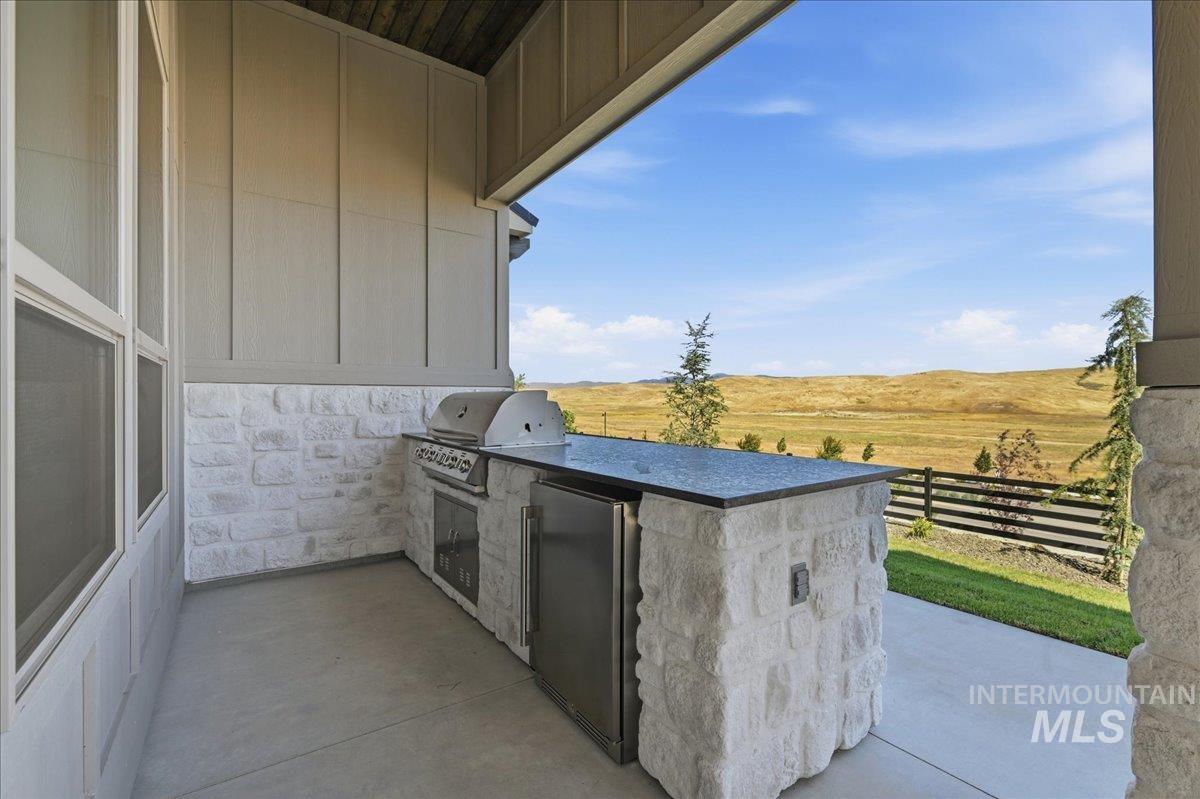 5431 W Haughburn Dr, Eagle, Idaho 83616, 3 Bedrooms, 2.5 Bathrooms, Residential For Sale, Price $1,099,000,MLS 98991753
