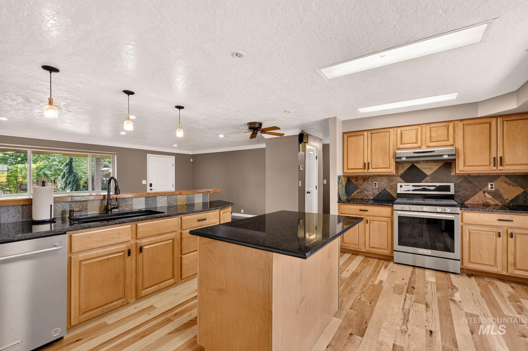 9622 W Delaware St, Boise, Idaho 83709, 3 Bedrooms, 2 Bathrooms, Residential For Sale, Price $639,000, 98991754
