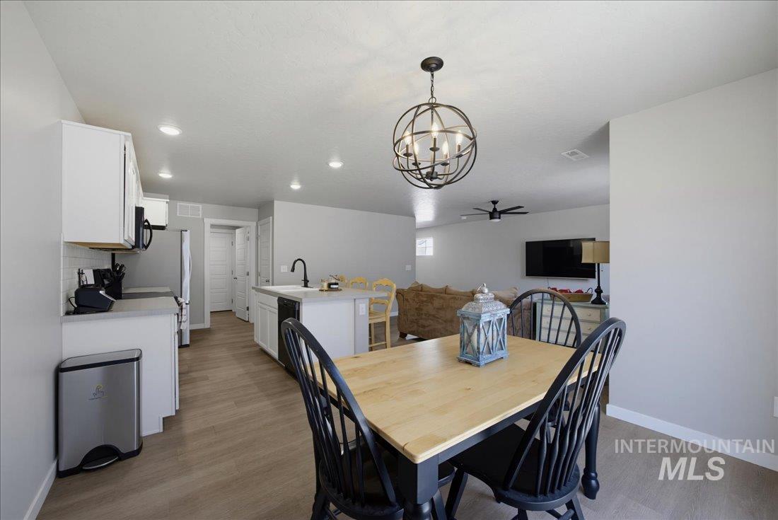 2765 E Jasmine St, Meridian, Idaho 83646, 3 Bedrooms, 2.5 Bathrooms, Residential For Sale, Price $419,000, 98991757