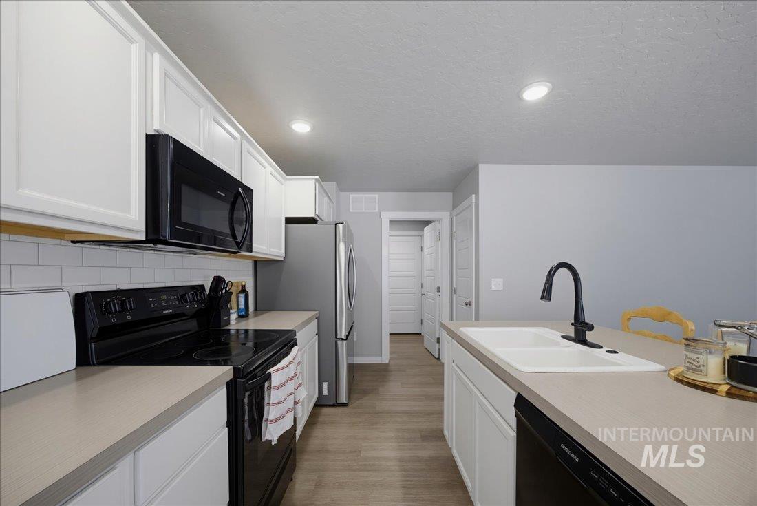 2765 E Jasmine St, Meridian, Idaho 83646, 3 Bedrooms, 2.5 Bathrooms, Residential For Sale, Price $419,000, 98991757