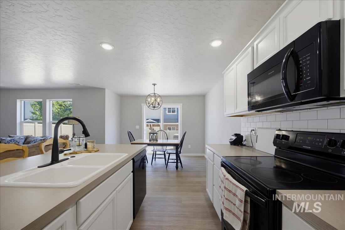2765 E Jasmine St, Meridian, Idaho 83646, 3 Bedrooms, 2.5 Bathrooms, Residential For Sale, Price $419,000, 98991757