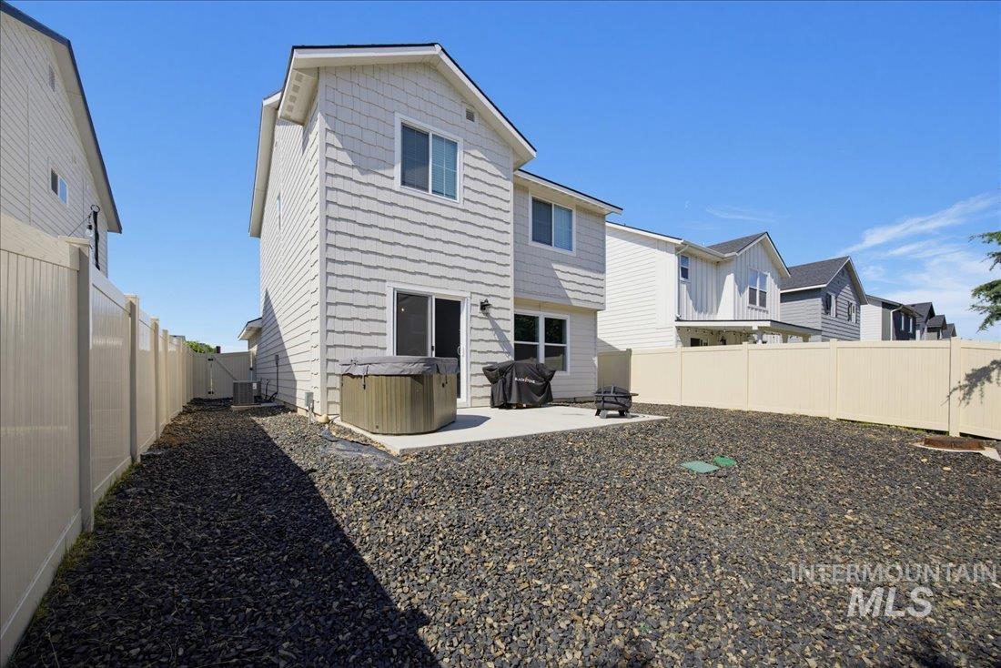 2765 E Jasmine St, Meridian, Idaho 83646, 3 Bedrooms, 2.5 Bathrooms, Residential For Sale, Price $419,000, 98991757