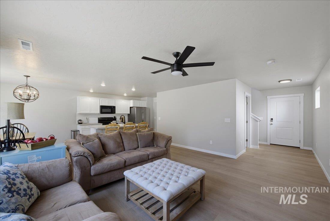 2765 E Jasmine St, Meridian, Idaho 83646, 3 Bedrooms, 2.5 Bathrooms, Residential For Sale, Price $419,000, 98991757