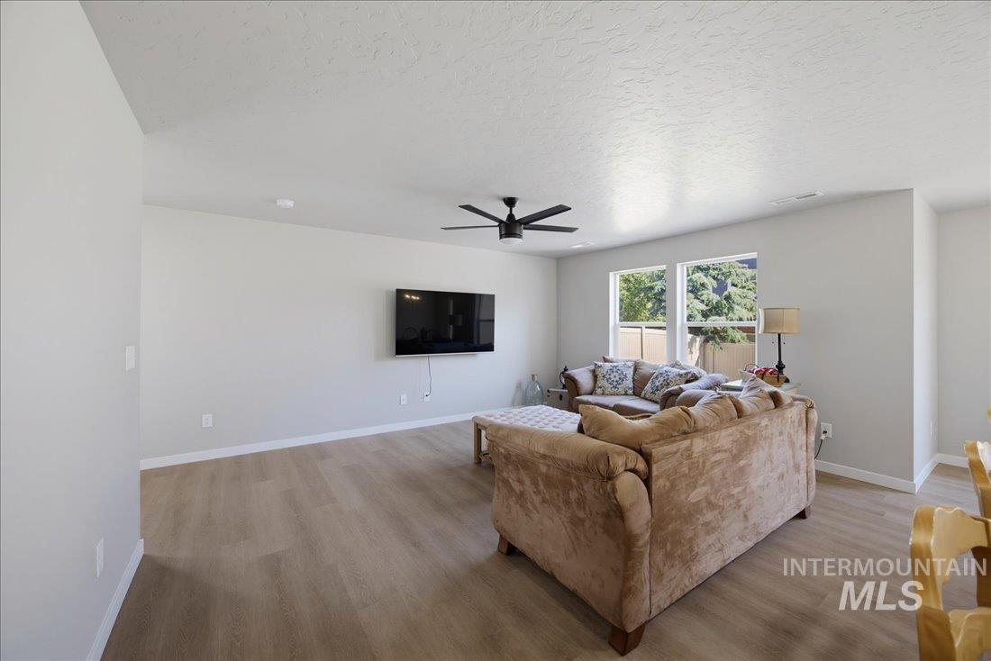 2765 E Jasmine St, Meridian, Idaho 83646, 3 Bedrooms, 2.5 Bathrooms, Residential For Sale, Price $419,000, 98991757