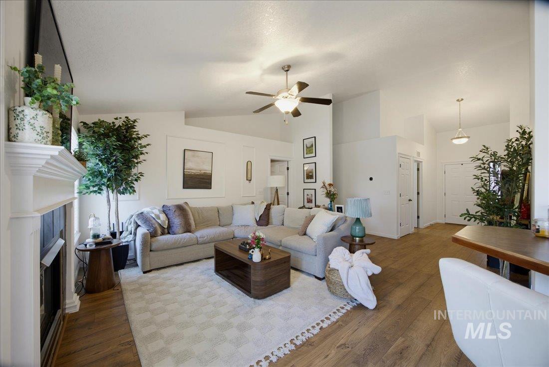 1708 S Glasgow Ave, Nampa, Idaho 83686, 3 Bedrooms, 2 Bathrooms, Residential For Sale, Price $425,000, 98991759