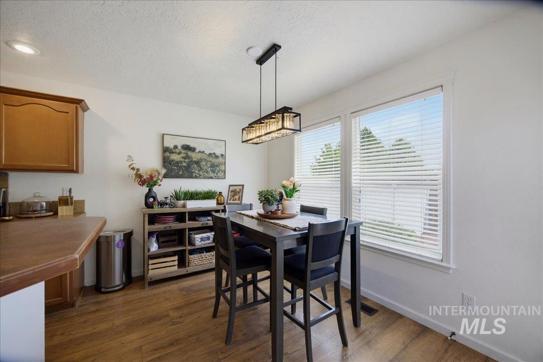 1708 S Glasgow Ave, Nampa, Idaho 83686, 3 Bedrooms, 2 Bathrooms, Residential For Sale, Price $425,000, 98991759
