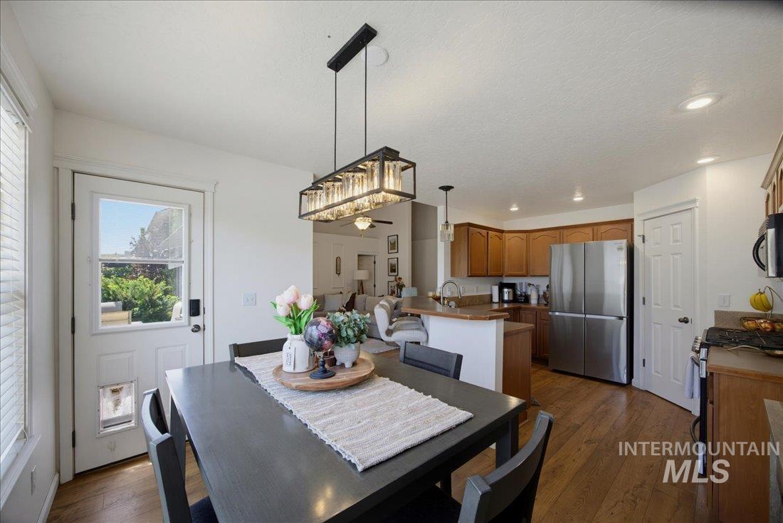 1708 S Glasgow Ave, Nampa, Idaho 83686, 3 Bedrooms, 2 Bathrooms, Residential For Sale, Price $425,000, 98991759