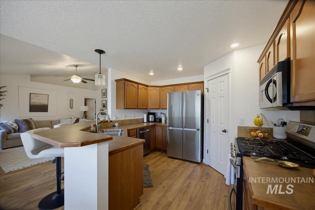 1708 S Glasgow Ave, Nampa, Idaho 83686, 3 Bedrooms, 2 Bathrooms, Residential For Sale, Price $425,000, 98991759