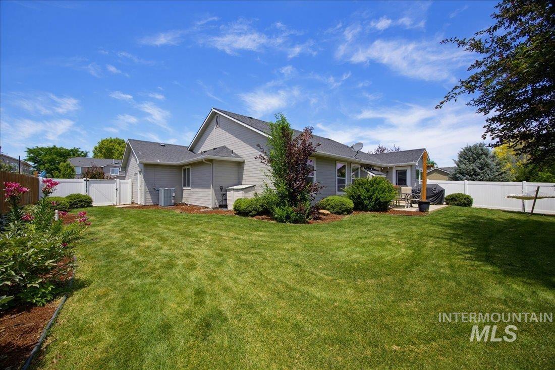 1708 S Glasgow Ave, Nampa, Idaho 83686, 3 Bedrooms, 2 Bathrooms, Residential For Sale, Price $425,000, 98991759
