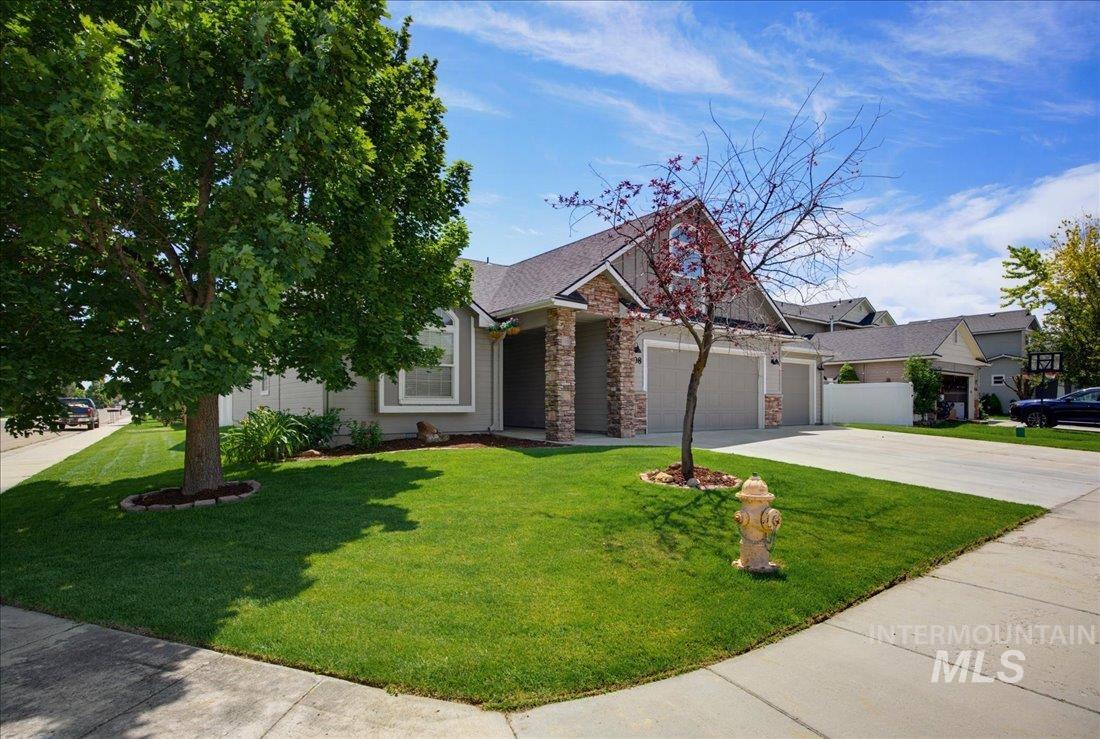 1708 S Glasgow Ave, Nampa, Idaho 83686, 3 Bedrooms, 2 Bathrooms, Residential For Sale, Price $425,000, 98991759