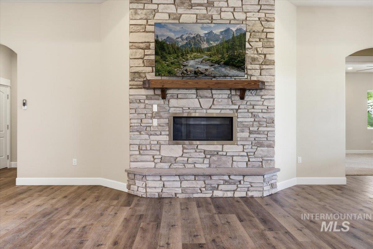 11274 W Royal Ridge Ct, Nampa, Idaho 83686, 4 Bedrooms, 3 Bathrooms, Residential For Sale, Price $975,000,MLS 98991760
