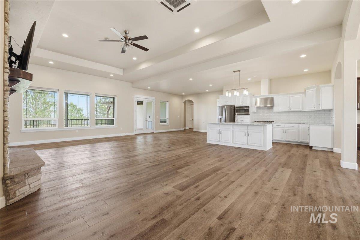 11274 W Royal Ridge Ct, Nampa, Idaho 83686, 4 Bedrooms, 3 Bathrooms, Residential For Sale, Price $975,000,MLS 98991760