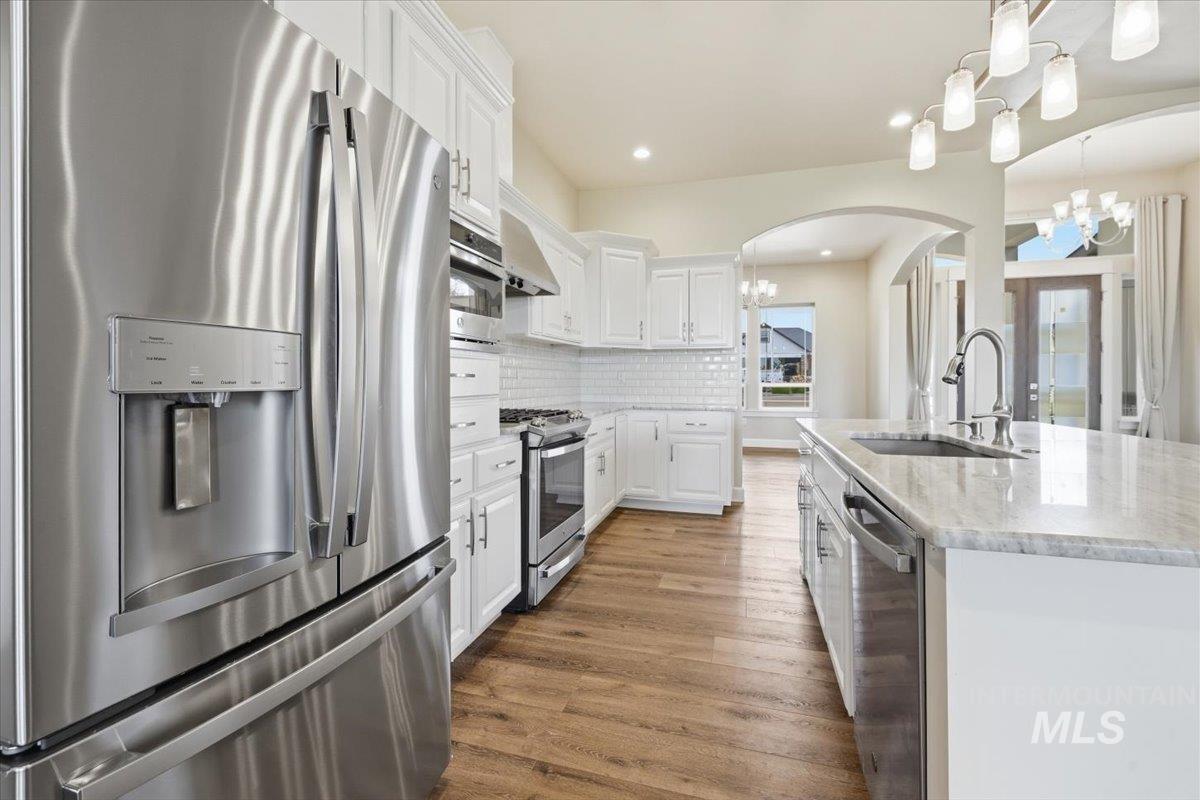 11274 W Royal Ridge Ct, Nampa, Idaho 83686, 4 Bedrooms, 3 Bathrooms, Residential For Sale, Price $975,000,MLS 98991760
