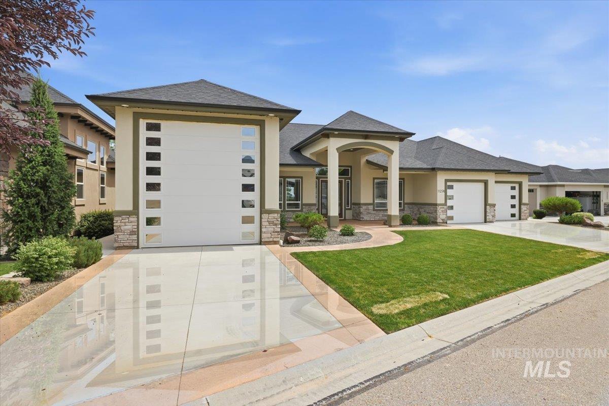 11274 W Royal Ridge Ct, Nampa, Idaho 83686, 4 Bedrooms, 3 Bathrooms, Residential For Sale, Price $975,000,MLS 98991760