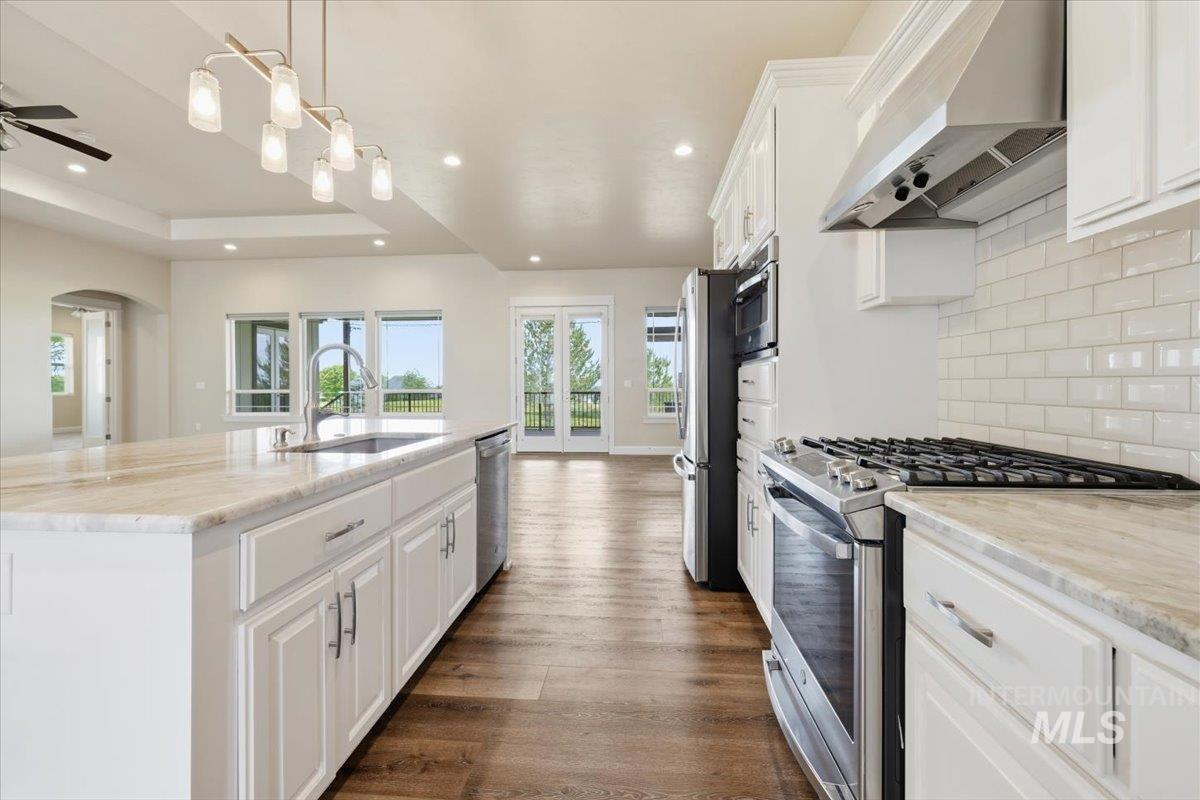 11274 W Royal Ridge Ct, Nampa, Idaho 83686, 4 Bedrooms, 3 Bathrooms, Residential For Sale, Price $975,000,MLS 98991760