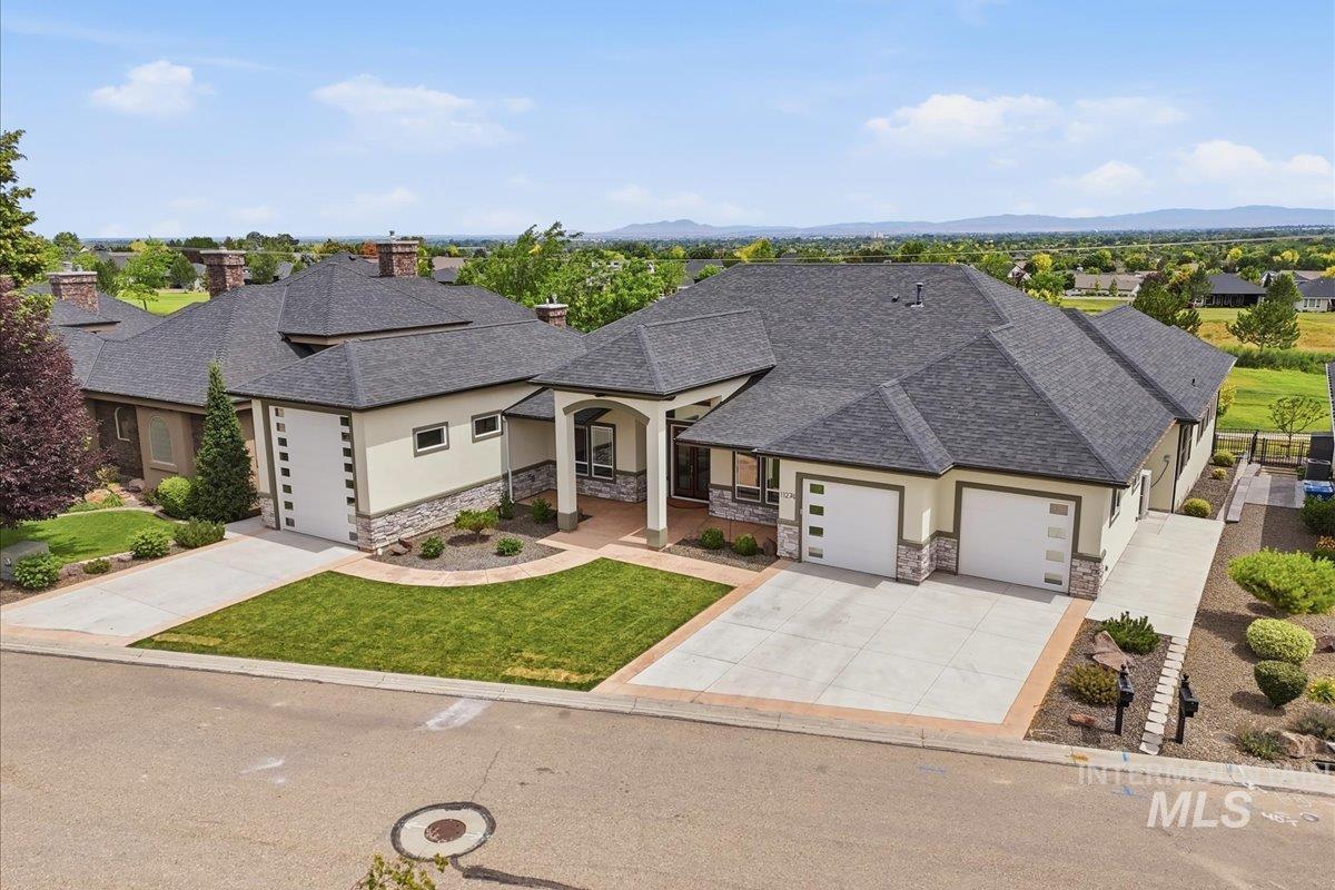 11274 W Royal Ridge Ct, Nampa, Idaho 83686, 4 Bedrooms, 3 Bathrooms, Residential For Sale, Price $975,000,MLS 98991760
