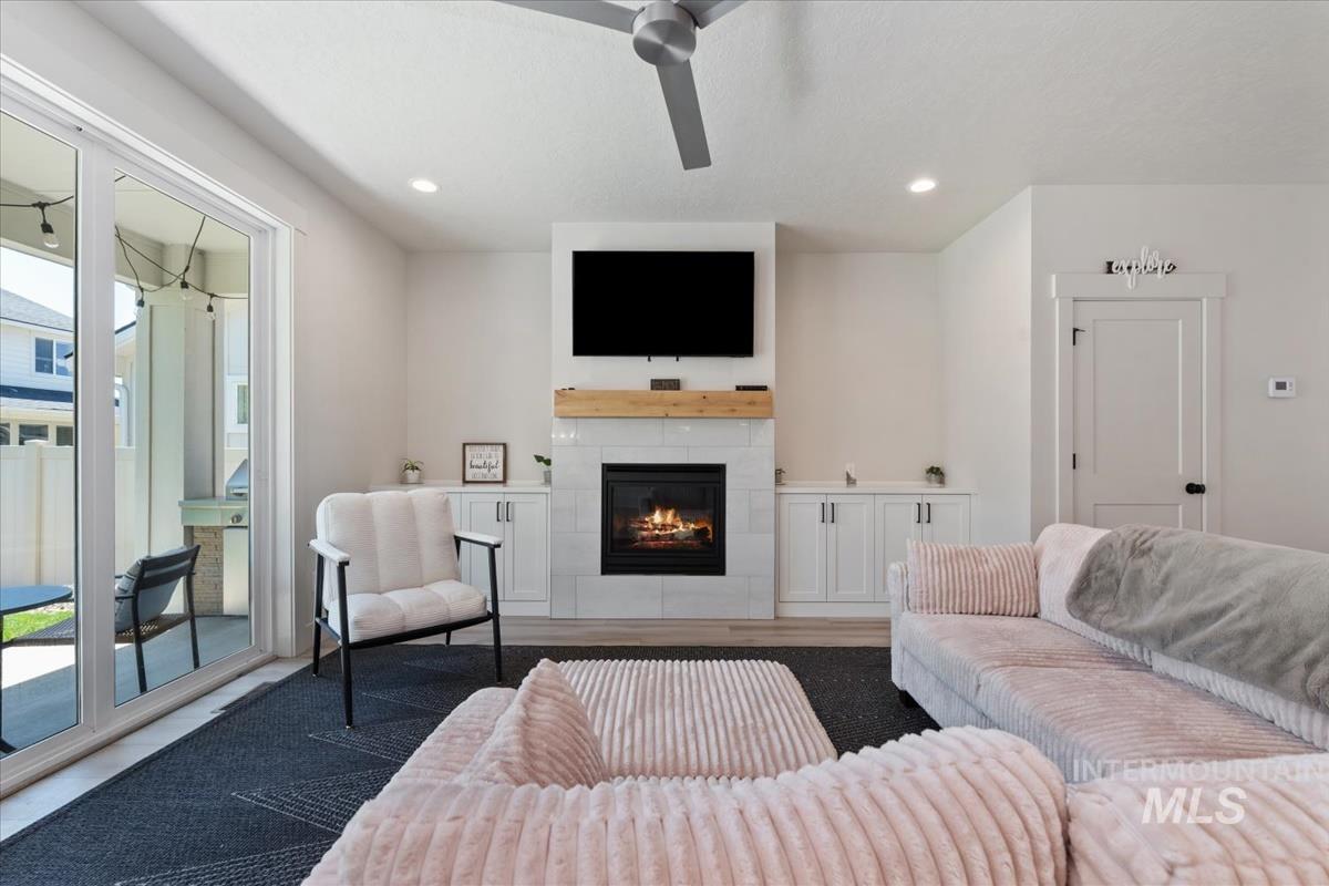 1495 W Fluorite St, Kuna, Idaho 83634, 3 Bedrooms, 2.5 Bathrooms, Residential For Sale, Price $589,000, 98991761