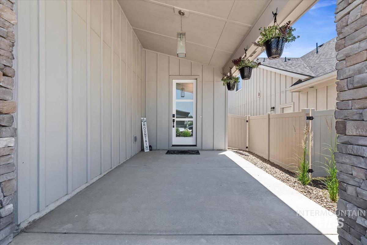 1495 W Fluorite St, Kuna, Idaho 83634, 3 Bedrooms, 2.5 Bathrooms, Residential For Sale, Price $589,000, 98991761