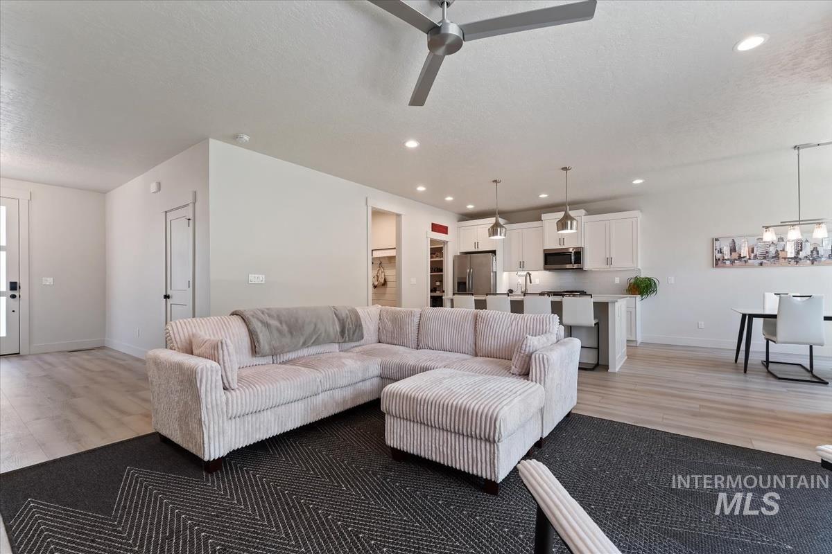 1495 W Fluorite St, Kuna, Idaho 83634, 3 Bedrooms, 2.5 Bathrooms, Residential For Sale, Price $589,000, 98991761