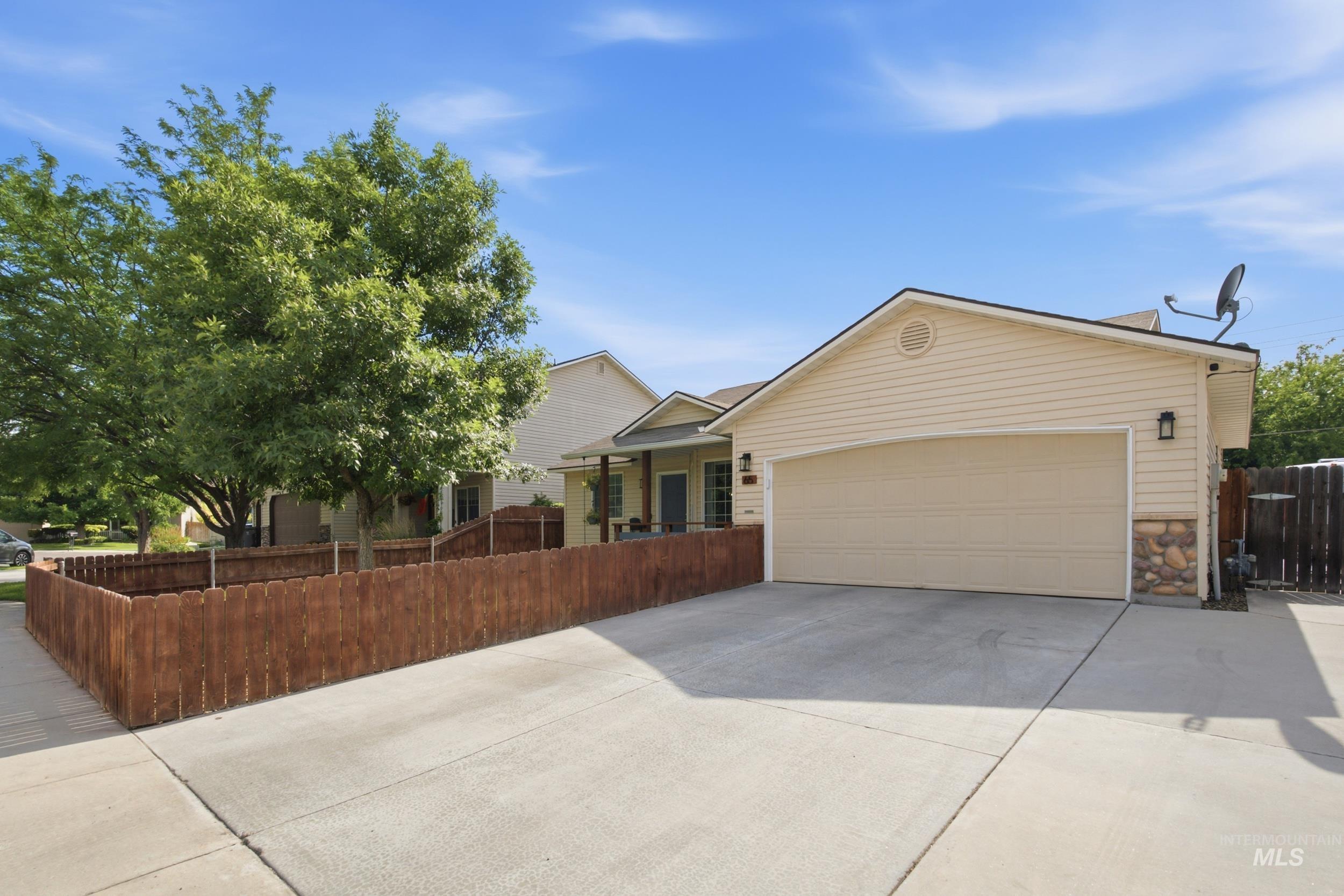 65 N Jefferson PL, Nampa, Idaho 83651, 3 Bedrooms, 2 Bathrooms, Residential For Sale, Price $375,000,MLS 98991763