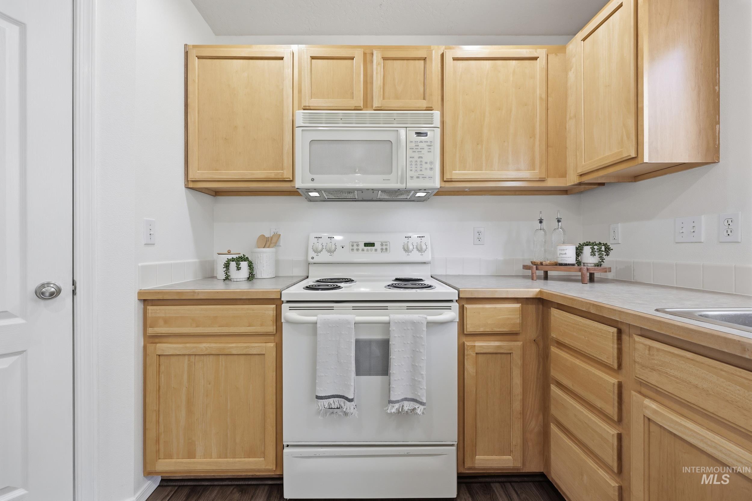 8180 E Shallon Drive, Nampa, Idaho 83687, 3 Bedrooms, 2.5 Bathrooms, Residential For Sale, Price $400,000, 98991764