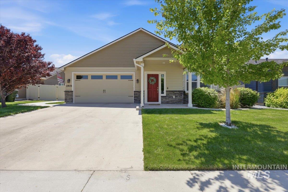 1901 E John Deere St, Kuna, Idaho 83634, 3 Bedrooms, 2 Bathrooms, Residential For Sale, Price $425,000, 98991766