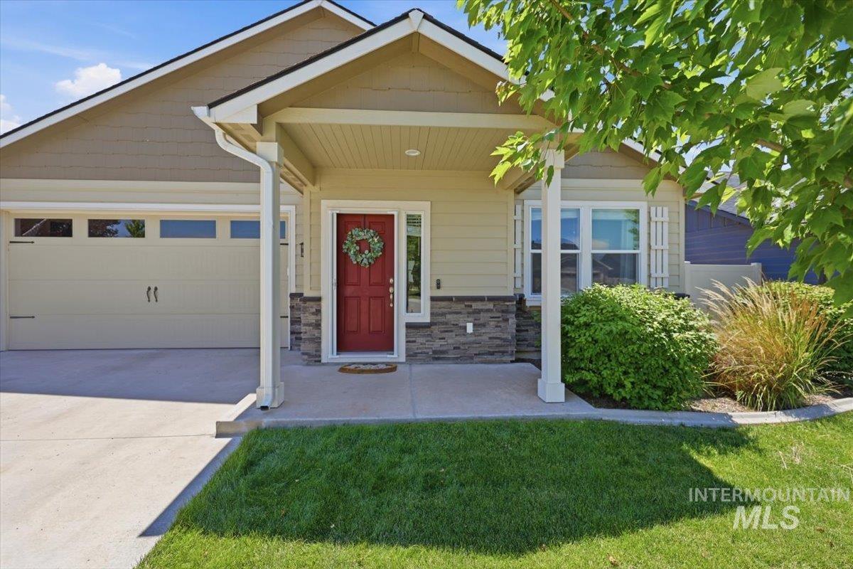 1901 E John Deere St, Kuna, Idaho 83634, 3 Bedrooms, 2 Bathrooms, Residential For Sale, Price $425,000, 98991766