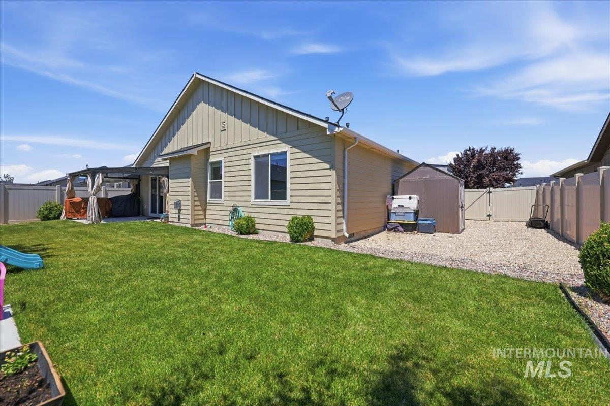 1901 E John Deere St, Kuna, Idaho 83634, 3 Bedrooms, 2 Bathrooms, Residential For Sale, Price $425,000, 98991766
