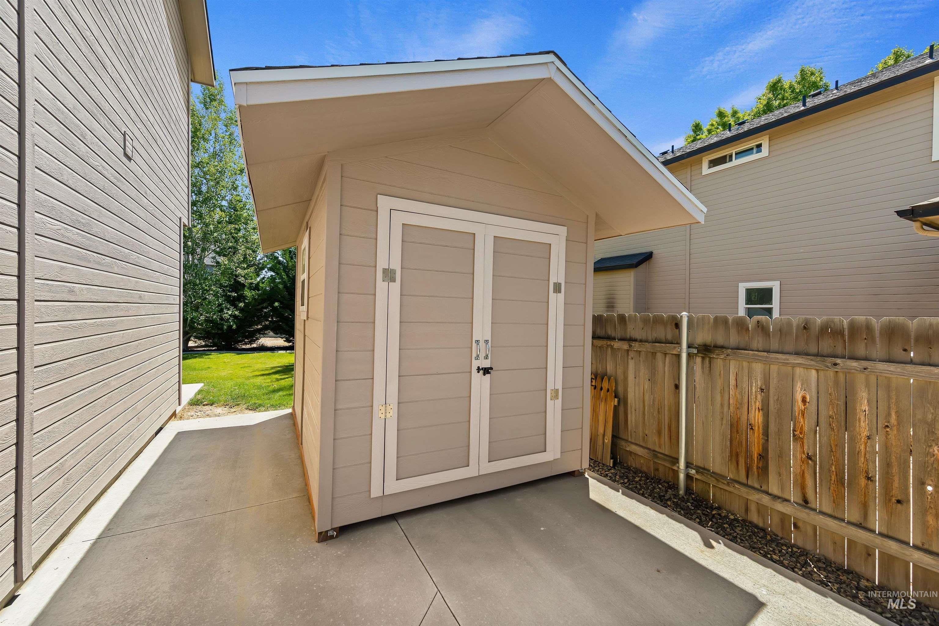 4124 N Alexis Ave, Meridian, Idaho 83646, 5 Bedrooms, 2.5 Bathrooms, Residential For Sale, Price $599,900, 98991767