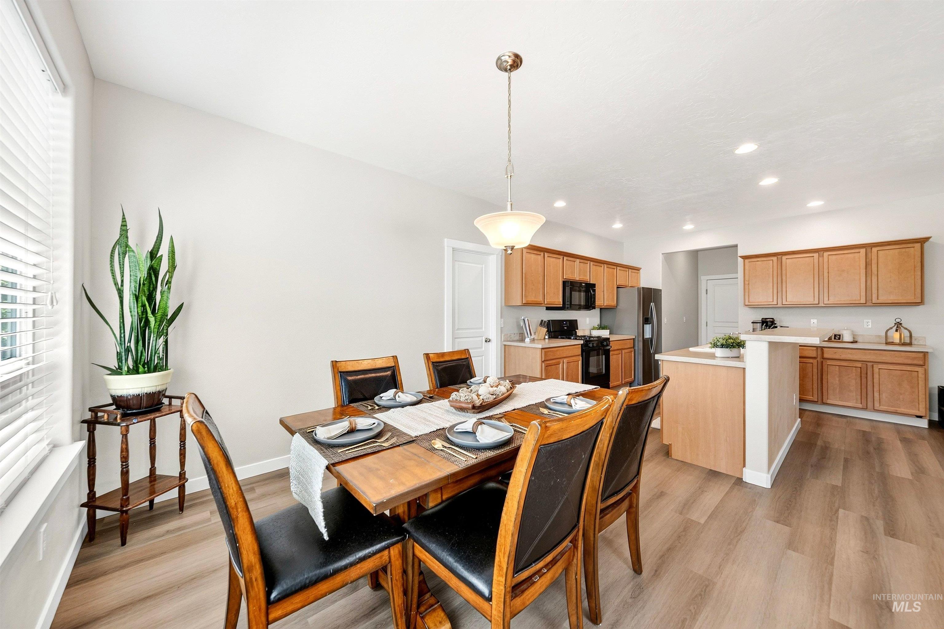 4124 N Alexis Ave, Meridian, Idaho 83646, 5 Bedrooms, 2.5 Bathrooms, Residential For Sale, Price $599,900, 98991767