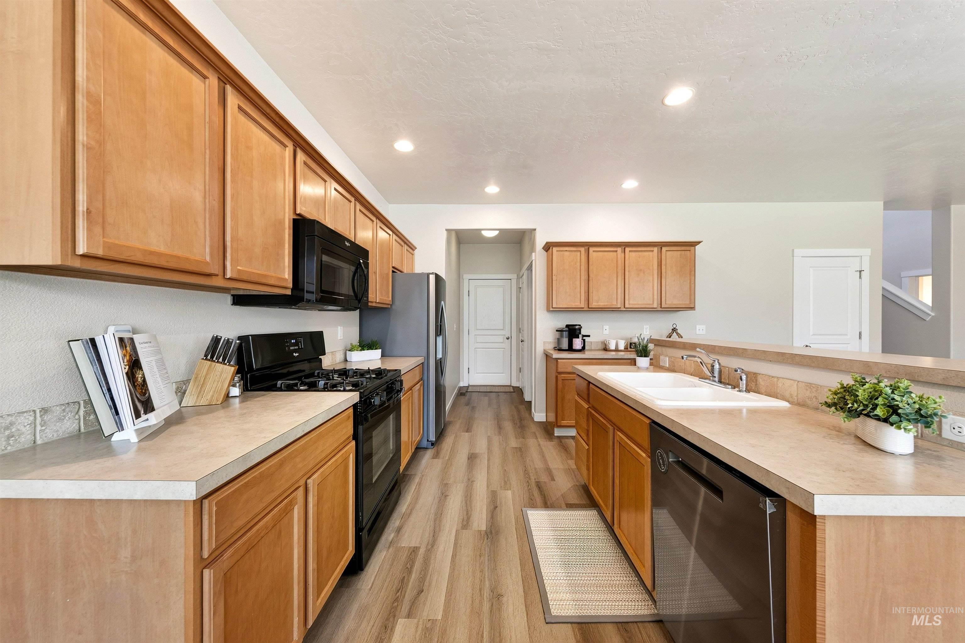 4124 N Alexis Ave, Meridian, Idaho 83646, 5 Bedrooms, 2.5 Bathrooms, Residential For Sale, Price $599,900, 98991767