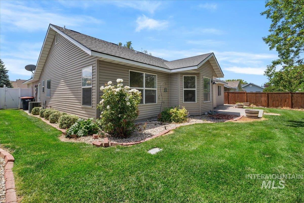 2032 Talus Loop, Twin Falls, Idaho 83301, 3 Bedrooms, 2 Bathrooms, Residential For Sale, Price $420,000, 98991768