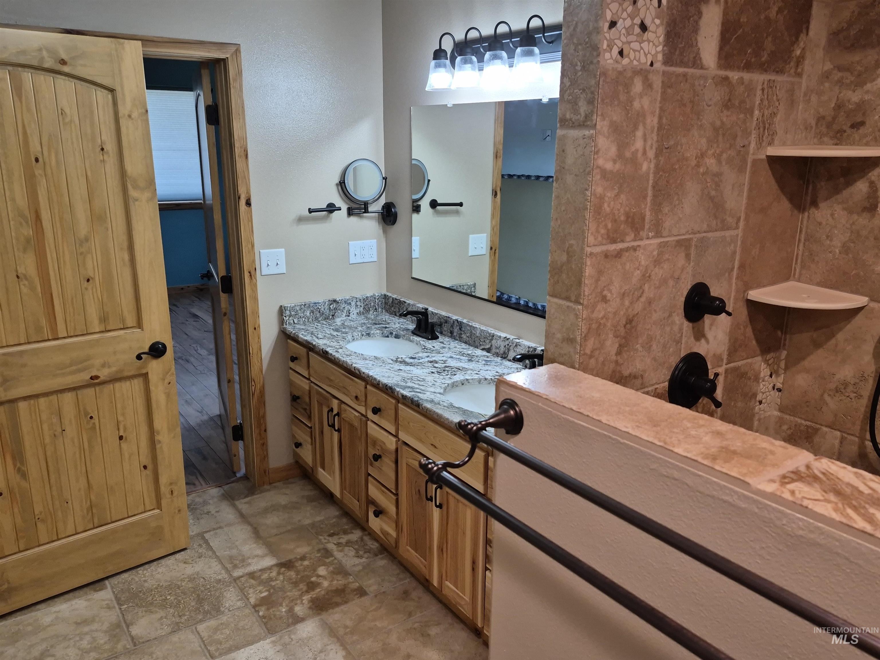 1044 Clemenhagen Rd, Deary, Idaho 83823, 2 Bedrooms, 2 Bathrooms, Residential For Sale, Price $1,300,000,MLS 98991770