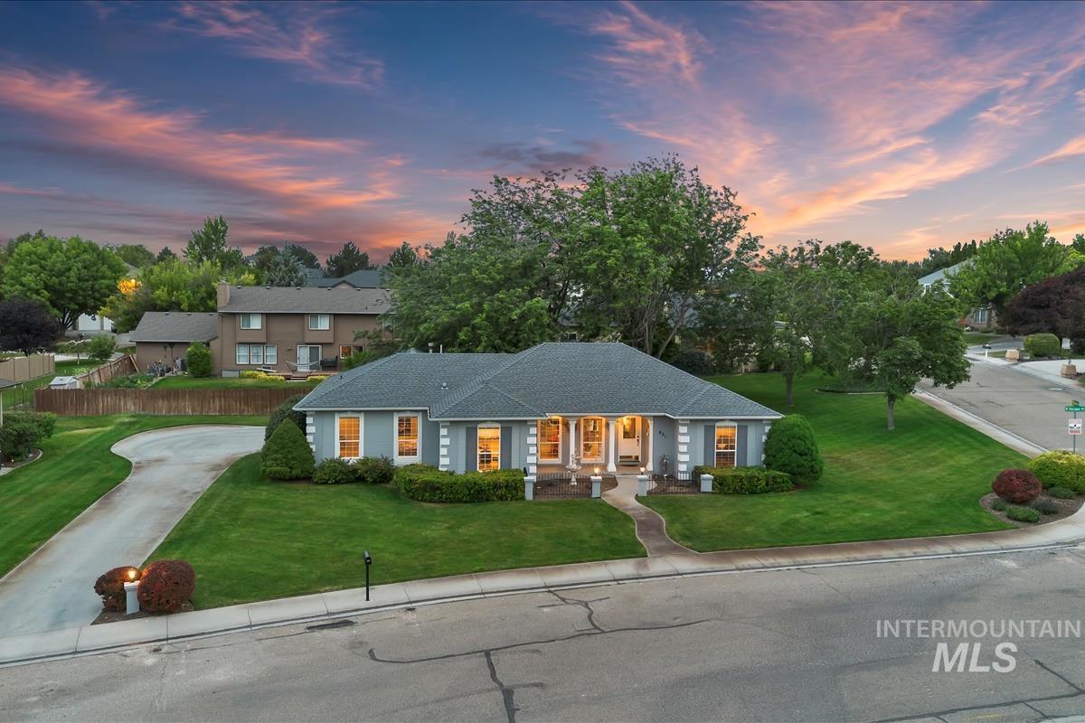 821 Horizon Way, Nampa, Idaho 83686, 3 Bedrooms, 2 Bathrooms, Residential For Sale, Price $489,900, 98991771